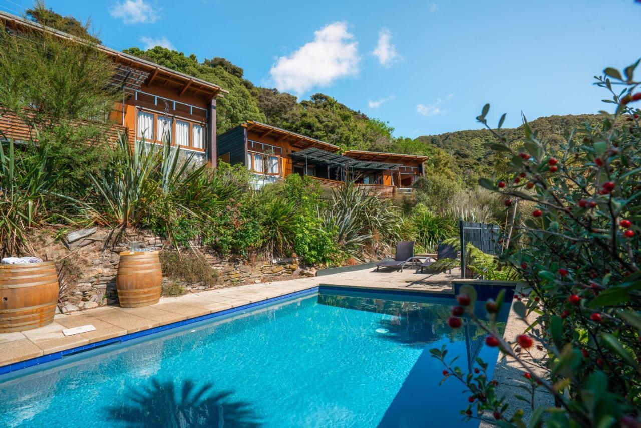 Bay Of Many Coves Hotel Arthur's Bay Exterior foto