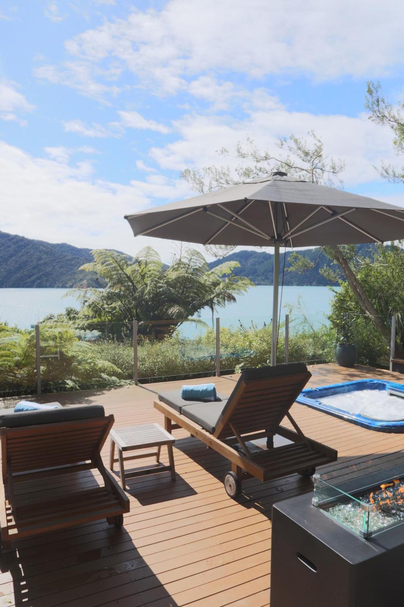 Bay Of Many Coves Hotel Arthur's Bay Exterior foto